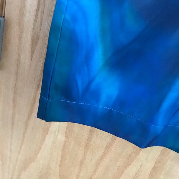 Nike Polyster Aurora Top - Picture 2 of 7